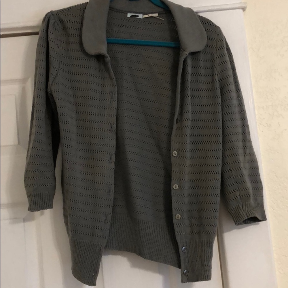 FINAL CHANCE Gray collared cardigan